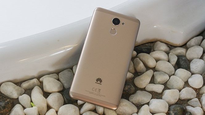 huawei-trinh-lang-3-mau-smartphone-dong-y-phien-ban
