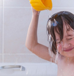 Không làm 5 điều này khi trẻ đi nắng về