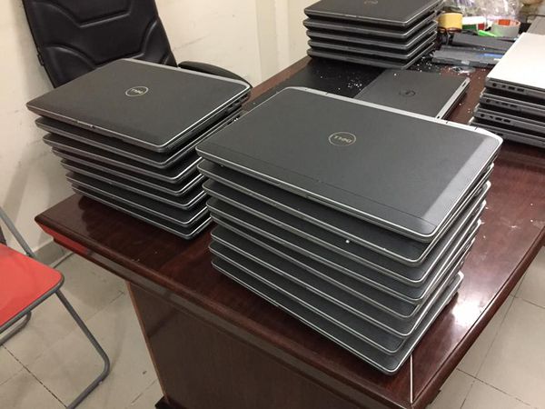 Có nên mua laptop cũ bảo hành 1 năm hay không ?